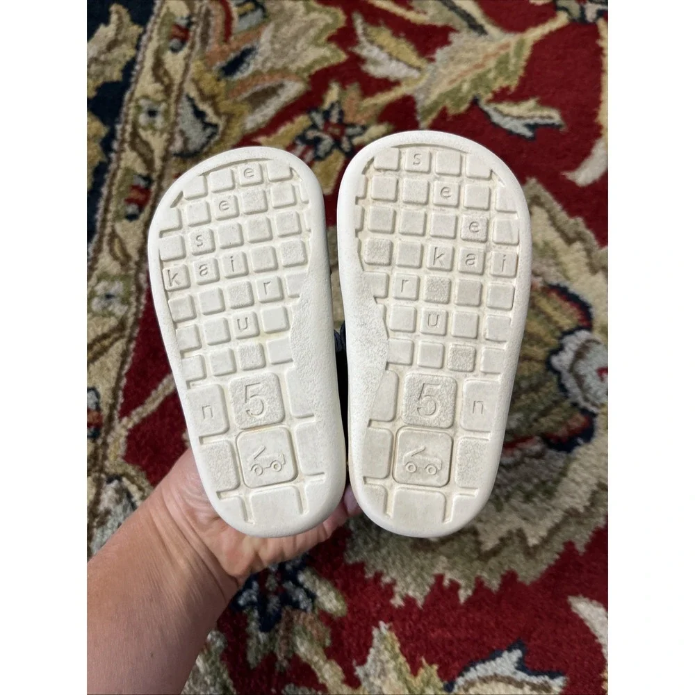 See Kai Run Basics Toddler 5 Jaylen Sandal Black Washable Water Friendly Shoe
